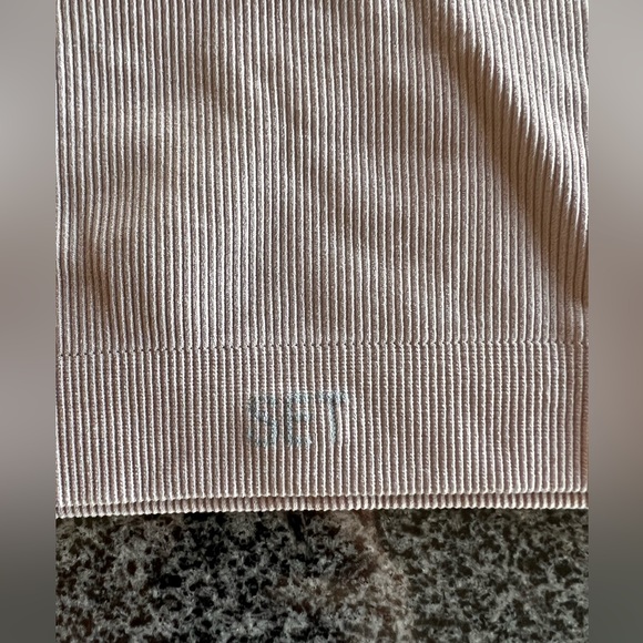 SET active workout top. - Picture 3 of 3